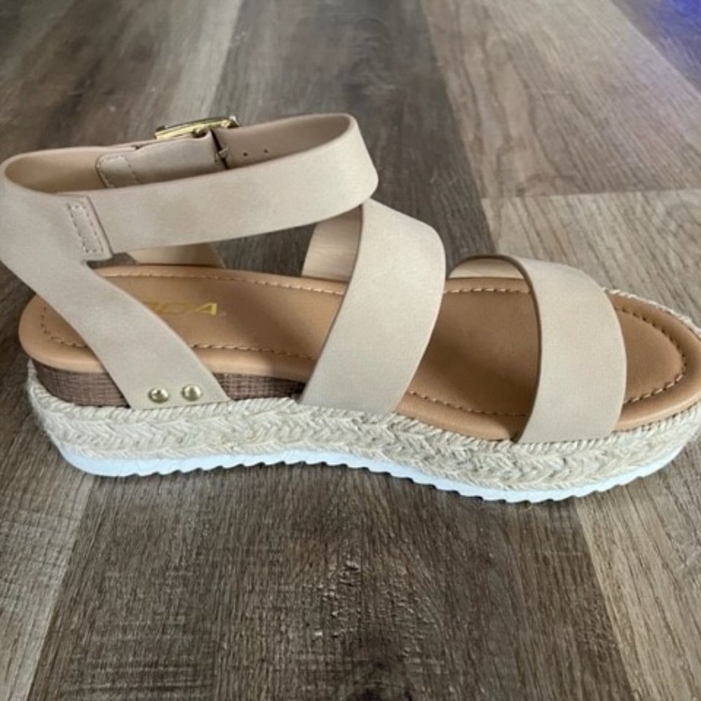 Soda Bryce Sandals